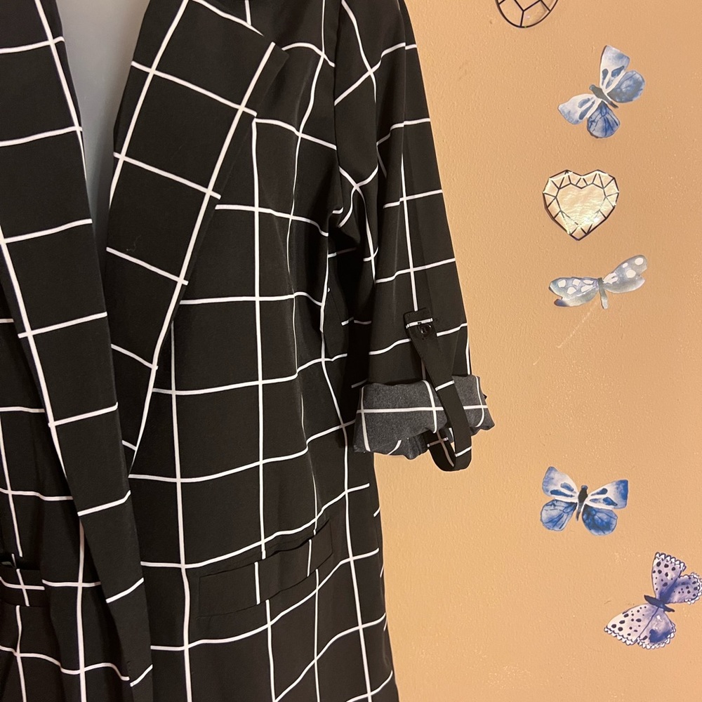Blazer - Picture 3 of 3